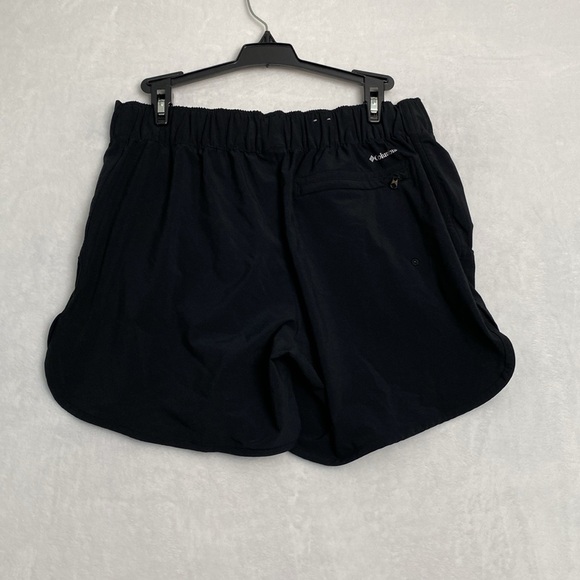 Columbia Women’s Shorts Size Medium - Picture 6 of 9